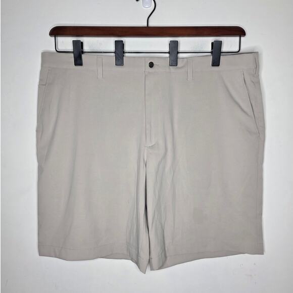 Callaway light khaki tan flat front golf athletic shorts - 42 - Picture 1 of 3